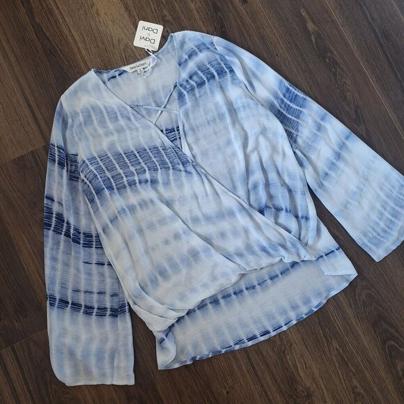 NWT Davi & Dani Oversized Tie Dye Cross Over Blouse Soft 100% Rayon Size M - Picture 2 of 7